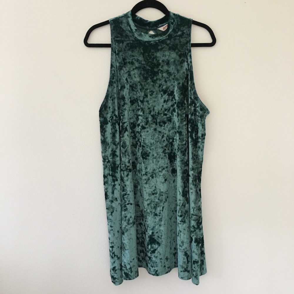 Arizona Jean Co. green velvet dress